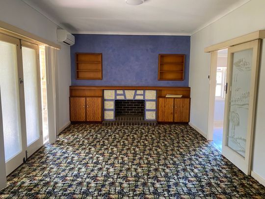 HOME CLOSE TO BEACH AND TOWN CENTRE - Photo 1