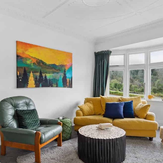 A tidy and spacious home! - Photo 1