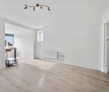 Flat 4, 12, The Parade, East Wittering - Photo 1