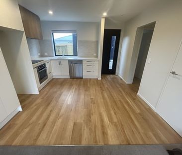 2/9 Marcroft St, Woolston - Photo 6