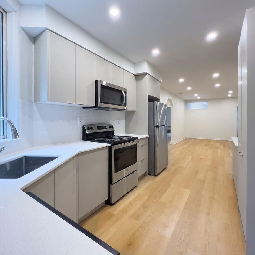 2 chambres - 3445 Rue Stanley, Montréal - Photo 1