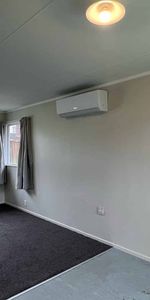 3 Bedrooms Timberlea - Photo 3