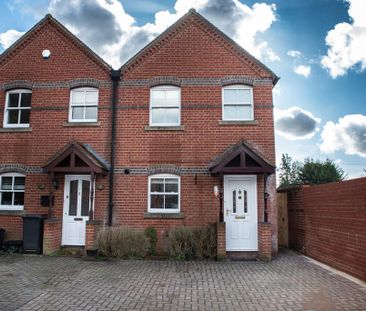 2 bedroom end of terrace house to rent - Photo 2
