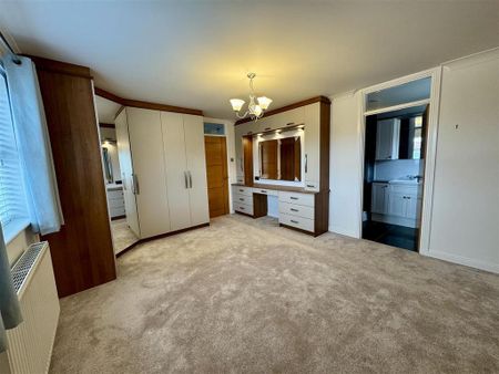 3 bedroom detached house to rent - Photo 3