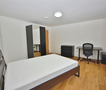 6 bedroom flat to rent - Photo 4