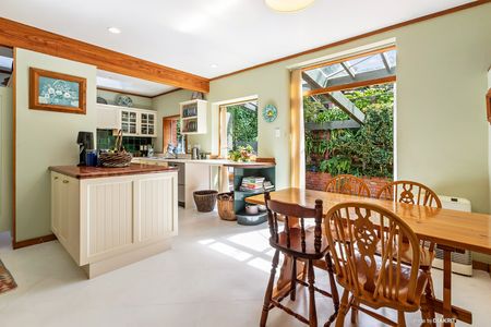9 Fitzroy Street, Wadestown - Photo 5