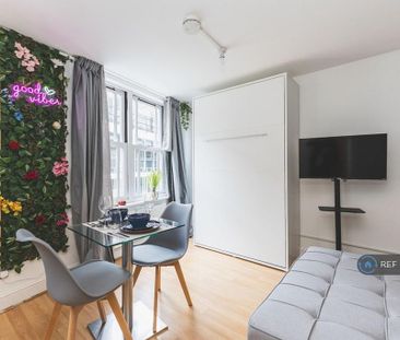 Studio to rent - Photo 2