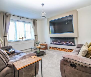 4 bedroom detached house to rent - Photo 1