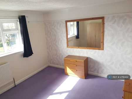 2 bedroom flat to rent - Photo 2