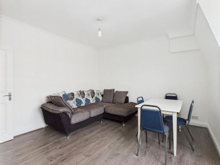 4 bedroom apartment to rent - Photo 2