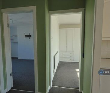 2 bedroom maisonette to rent - Photo 4