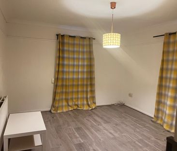 Room in a Shared Flat, Seeley Drive, SE21 - Photo 4