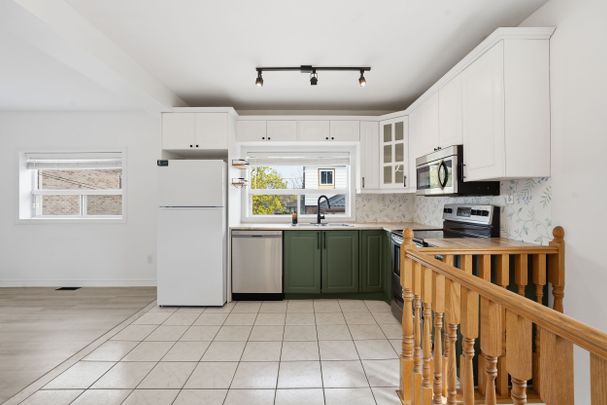 For Lease - 1049 Glencairn Avenue Unit# GARAGE UPPER, Toronto, Ontario - Photo 1