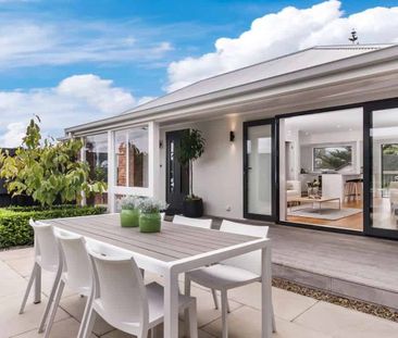 Comfort and lifestyle in the heart of Takapuna - Photo 4