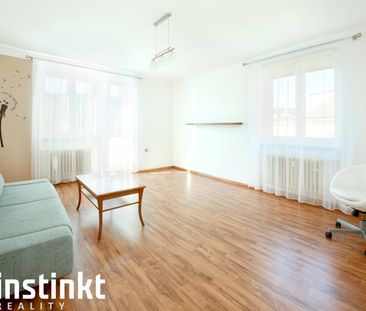 Pronájem bytu 3+1 90 m², Na dlouhém lánu 495, Praha - Photo 1