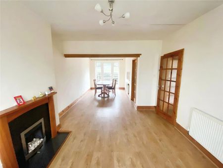 3 bedroom semi-detached house to rent - Photo 2
