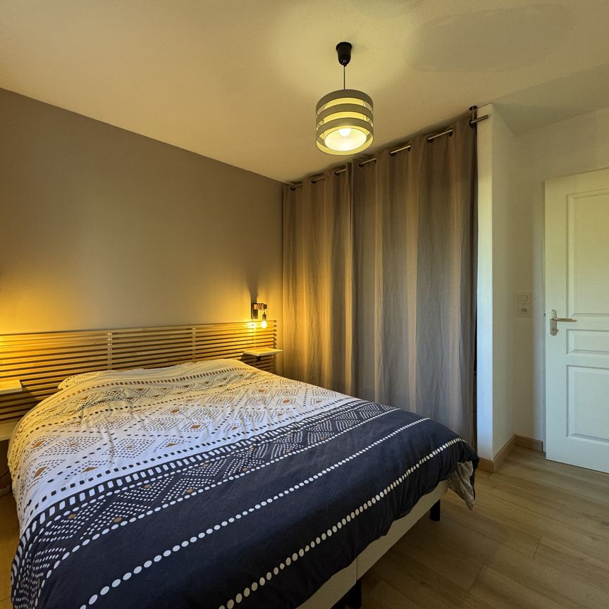 LOCATION - T2 MEUBLÉ 38,75m² (GARAGE + TERRASSE) - CORBAS Corbas (69960) Le bien en vidéo - Photo 1