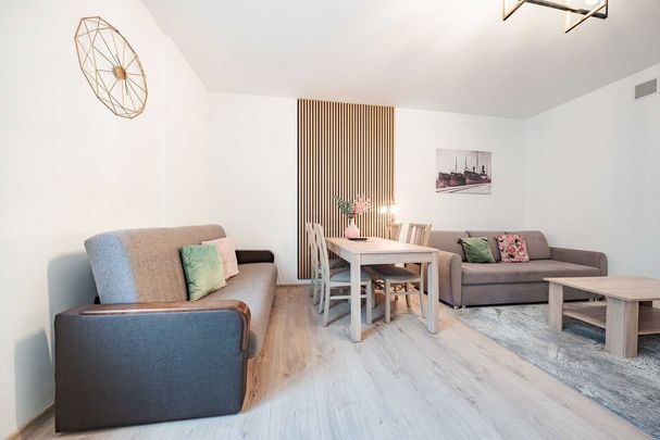 Przestronna Kawalerka | Gdynia Środmieście - Photo 1