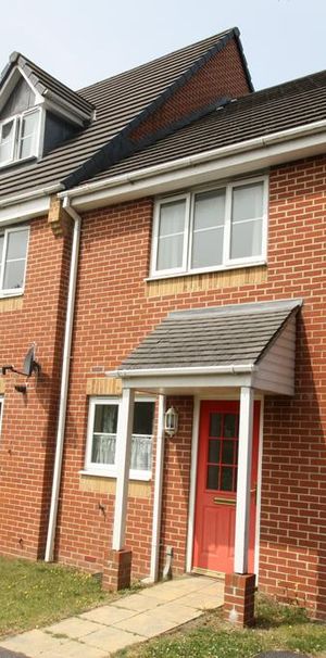 2 bedroom end of terrace house to rent - Photo 1