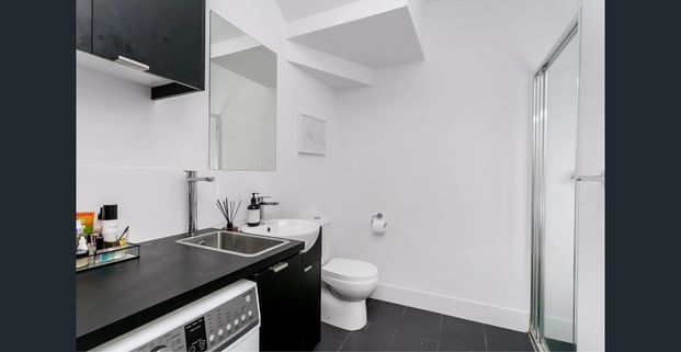 Immaculate 2-Bedroom Townhouse/Loft – Low-Maintenance Luxury in the Heart of Lightsview - Photo 1