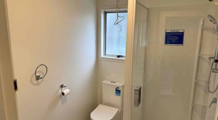 Fully Renovated Apartment - Photo 3