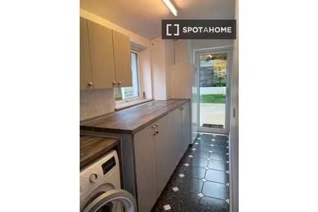 4-bedroom apartment for rent in Dublin. - Photo 4