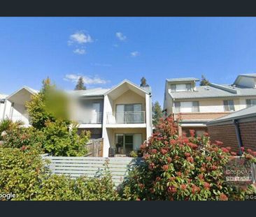 Neat and Spacious Family Home with Multiple Living Areas - Photo 3