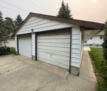 4-Bed Family Home Steps Away From Avonmore LRT Station - Photo 1