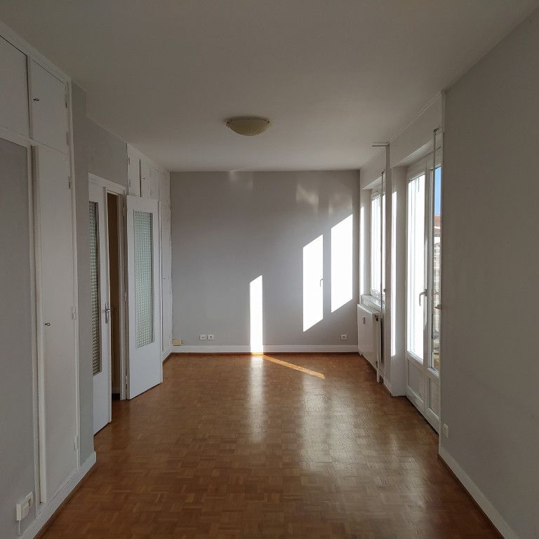 Appartement - 2 pièces - Plateau central - Photo 1