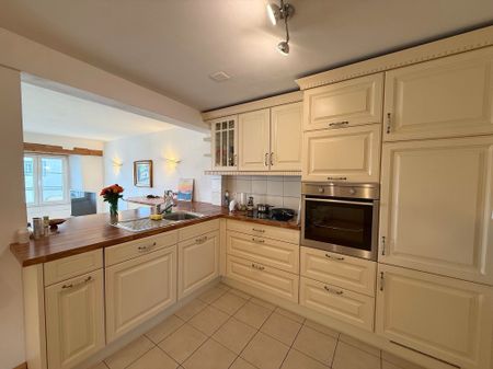 Grosszügige und charmante 6.5-Zimmer-Wohnung mit Gartensitzplatz in ruhiger Lage in Hallau, Kanton SH - Photo 4