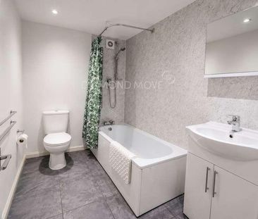 Williams Drive, Hounslow, TW3 - Photo 6