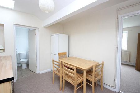 4 bedroom house to rent - Photo 2