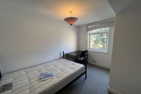 5 bedroom terraced house to rent - Photo 4