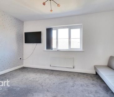 3 bedroom semi-detached house to rent - Photo 2