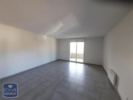 Location Appartement 3 pièces 66m² PENNE D AGENAIS 47140 - Photo 2