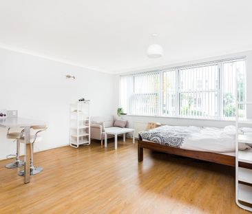 Belsize Grove, Belsize Park, London - Photo 2