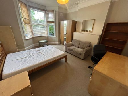 6 Bed Student Accommodation - Photo 4