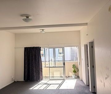 Spacious 3XL BR Mt Cook Apartment - *Great Value* - Photo 3