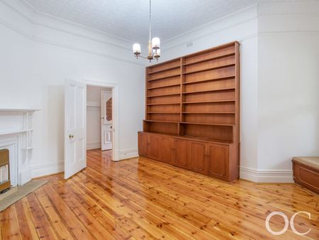 Open the Door to Timeless Elegance - Photo 3