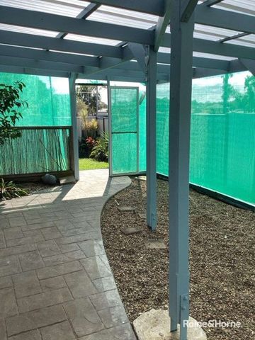 Location & Shed! - URANGAN 4 Bedroom - Photo 4