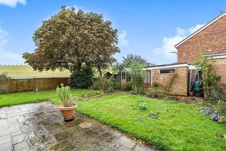 Jordans Close, Stanwell, Staines-upon-thames, TW19 - Photo 3