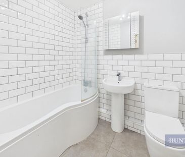 2 bedroom Flat To Let - Photo 3