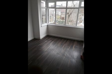 4 Bed Terraced House, Cardrew Avenue, N12 - Photo 4