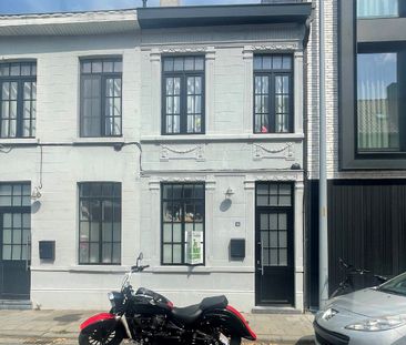 Volledig gerenoveerde woning in het centrum van Roeselare, vrij op ... - Photo 1