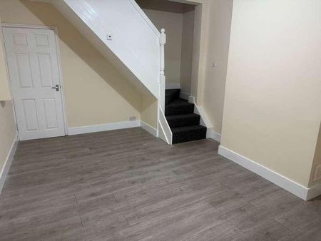 Knighton Lane, Leicester, LE2 - Photo 2