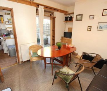 4 bedroom private hall to rent - Photo 3