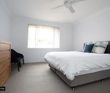 MGM MARTIN – TOP FLOOR 3-BEDROOM APARTMENT - Photo 4