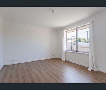 Recently Renovated Unit - Photo 2