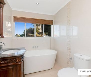 EXPANSIVE FAMILY HOME - Photo 2