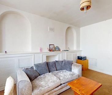 2 bedroom ground floor flat to rent - Photo 1